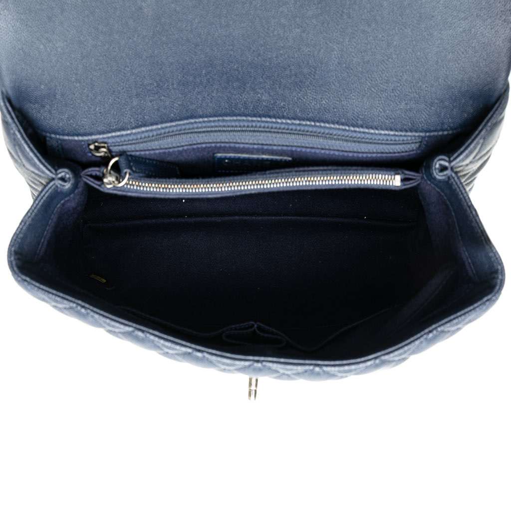 Chanel Large Caviar Coco Top Handle Bag Blue Leather Very good condition - Model View
