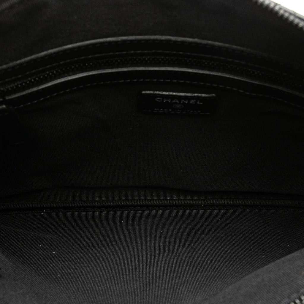 Chanel Medium Stitched Calfskin CC Cosmetic Case Black Leather Very good - Model View