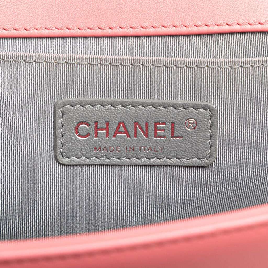 Chanel Old Medium Chevron Lambskin Boy Flap Pink Leather Very good - Box View