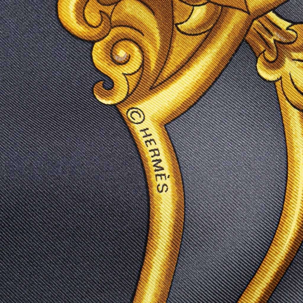 Hermès Les Chevaux des Moghols Silk Scarf Blue Silk Good condition - Model View