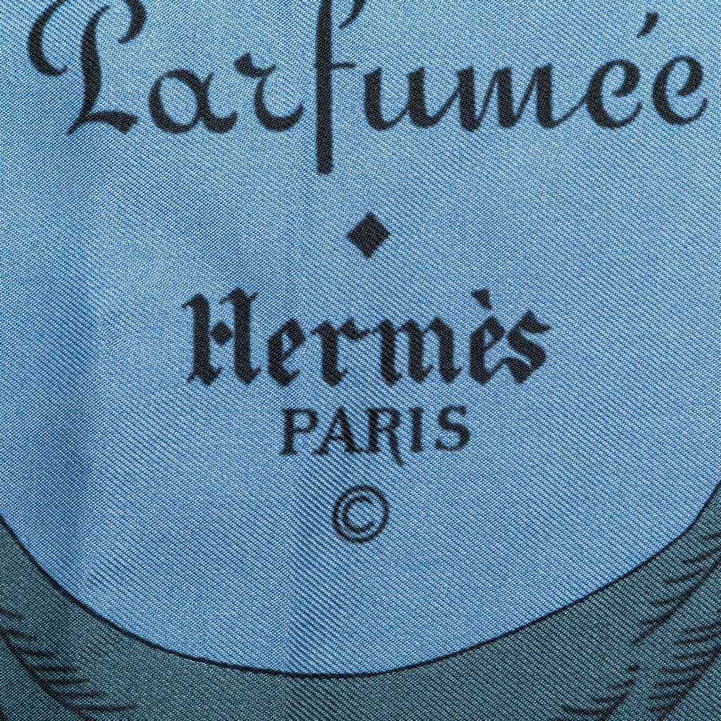 Hermès Huile Rafraichissante a L Usage de la Toilette Parfumee Silk Scarf Blue Silk Good condition - Inside View