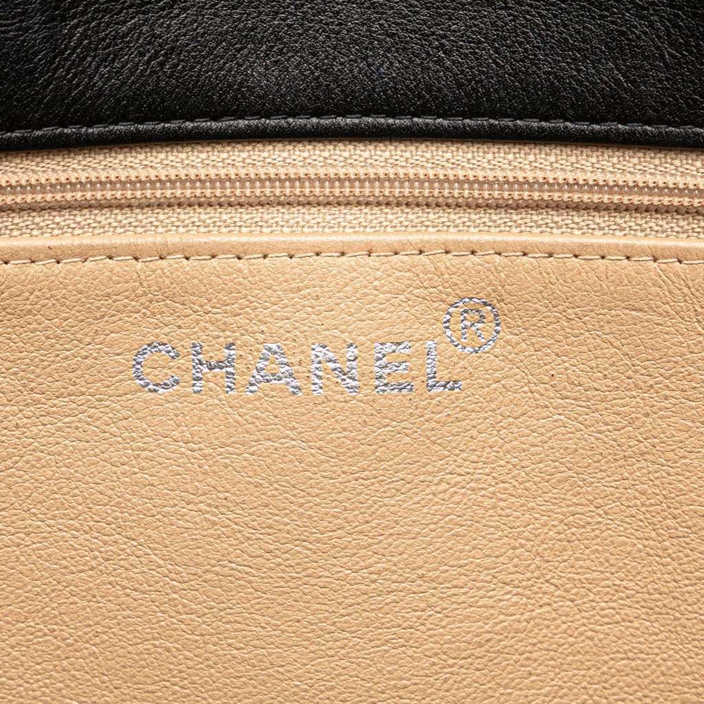 Chanel CC Lambskin Tote Black Leather Very good - Box View