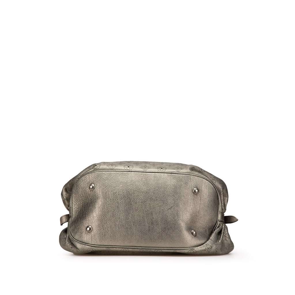 Louis Vuitton Monogram Mahina XL Silver Leather Very good condition - Inside View