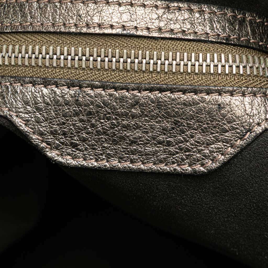 Louis Vuitton Monogram Mahina XL Silver Leather Very good condition - Box View