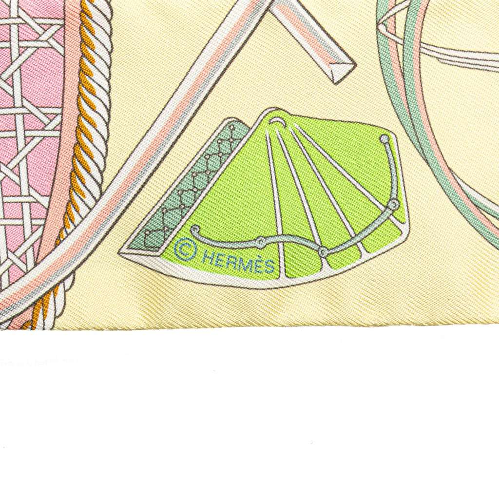 Hermès Les Voitures a Transformation Twilly Silk Scarf Pink Silk Very good condition - Box View