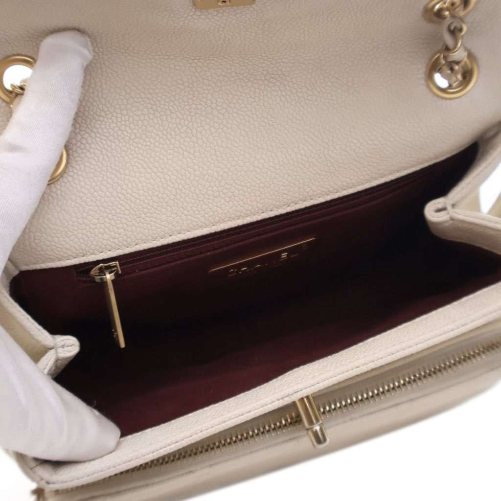 Chanel Caviar Business Affinity Messenger Flap White Leather Very good condition - Model View