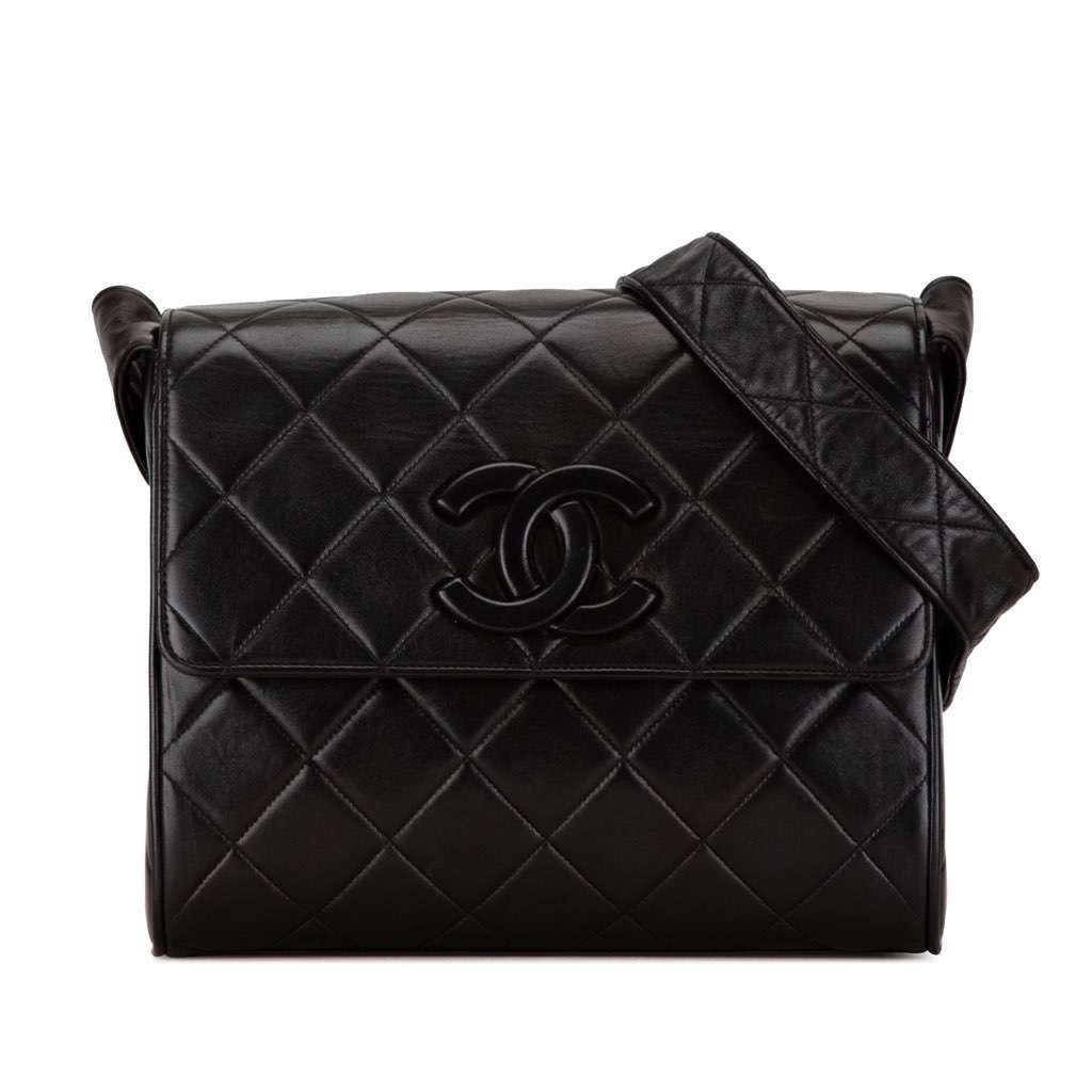 Chanel CC Quilted Lambskin Flap Black Leather Very good - Front View