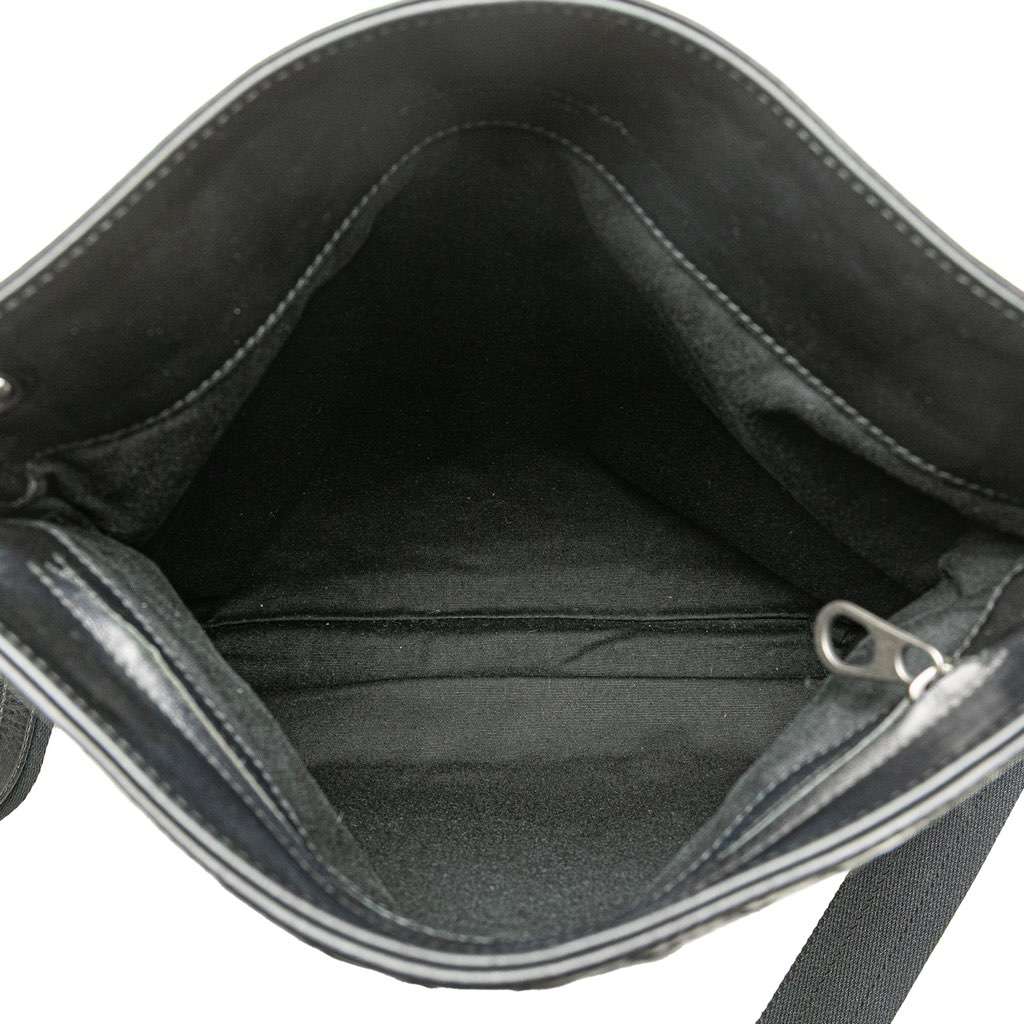 Bottega Veneta Nappa Intrecciato VN Crossbody Black Leather Very good - Model View