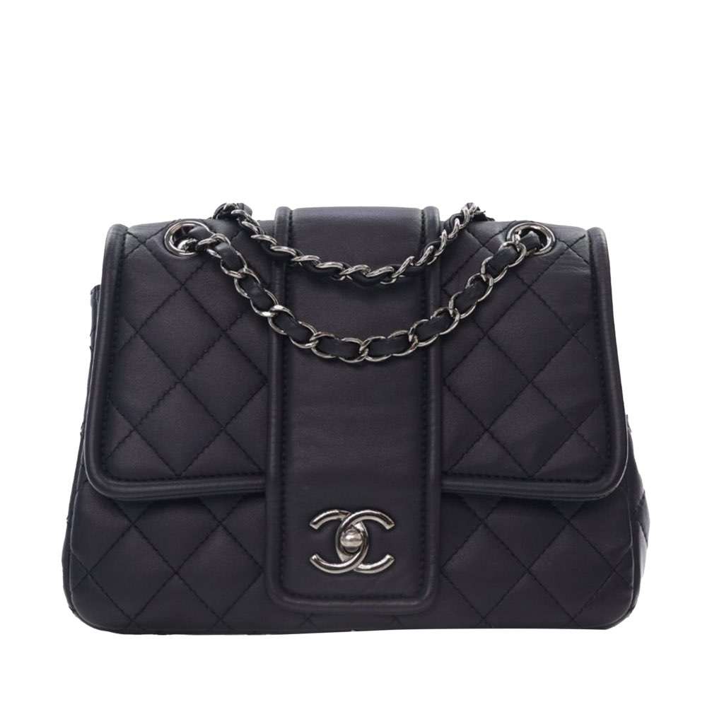 Chanel Quilted Lambskin Elementary Chic Flap Blue Leather Good condition - Front View