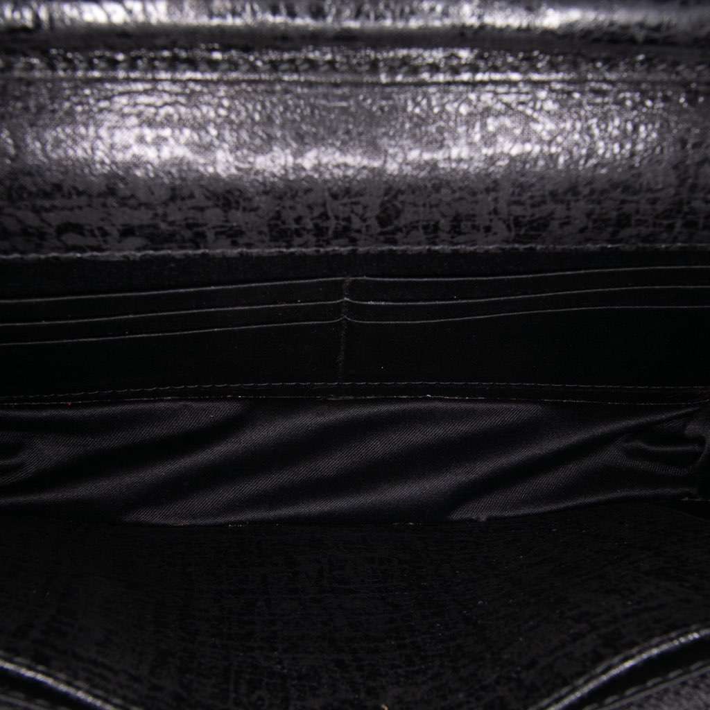 Chanel CC Quilted Crinkled Patent Wallet On Chain Black Leather Good condition - Model View