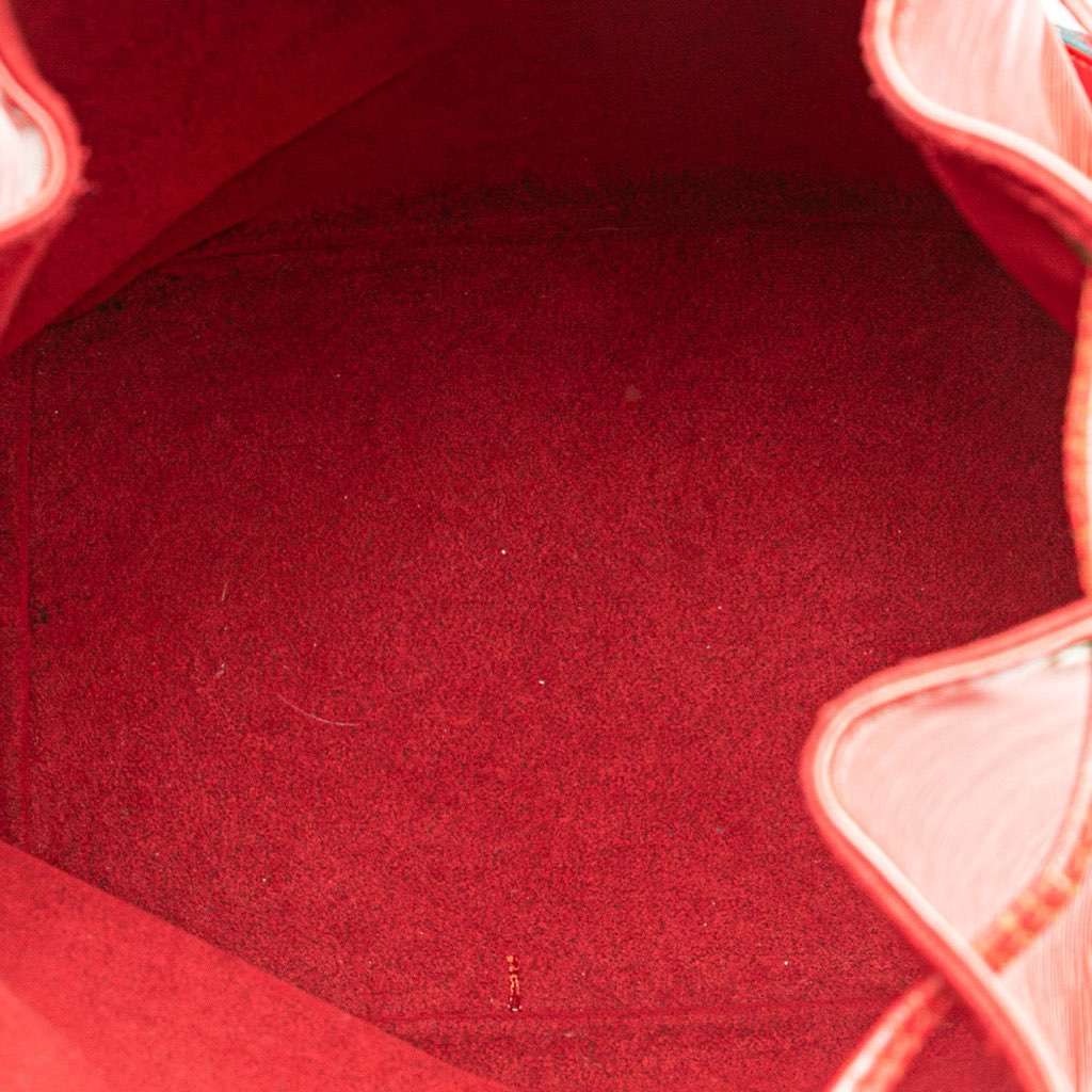 Louis Vuitton Epi Noe GM Red Leather Good - Model View