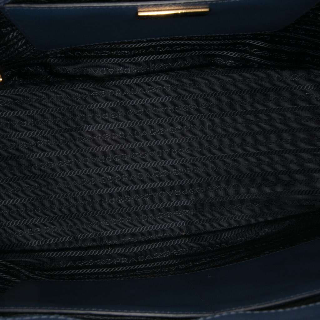Prada Medium Saffiano Lux Galleria Double Zip Satchel Blue Leather Good condition - Model View