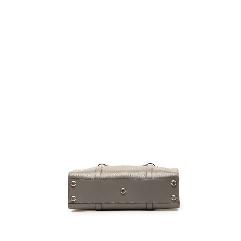 Gucci GG Embossed Leather Vertical Tote Grey Leather Very good - Model View