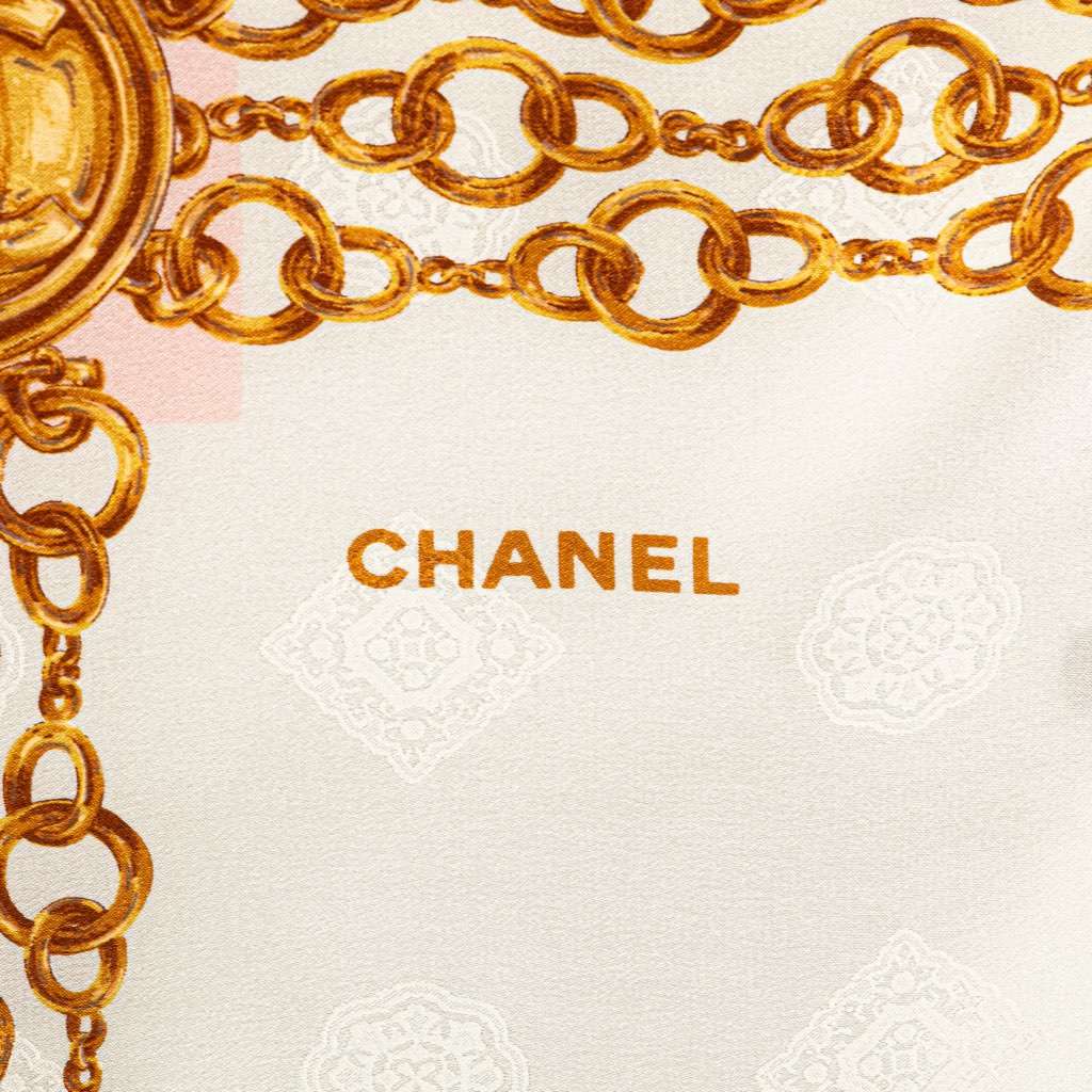 Chanel Chain Printed Silk Scarf White Silk Good condition - Inside View