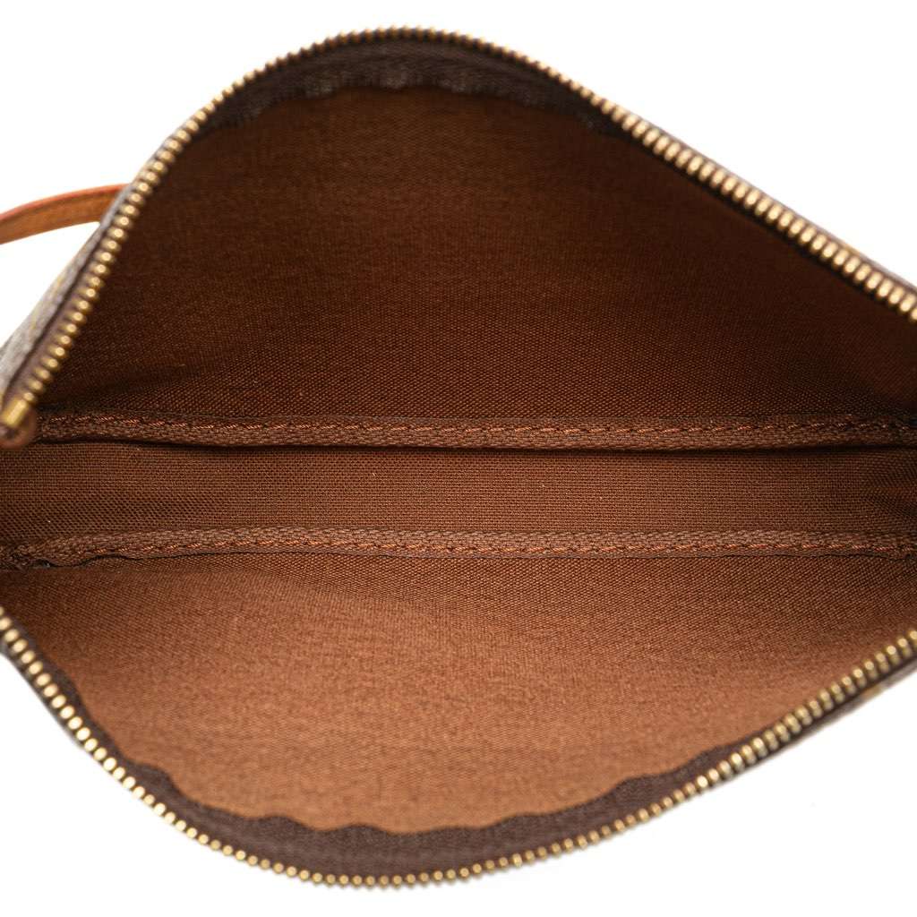 Louis Vuitton Monogram Pochette Accessoires Brown Canvas Good condition - Model View