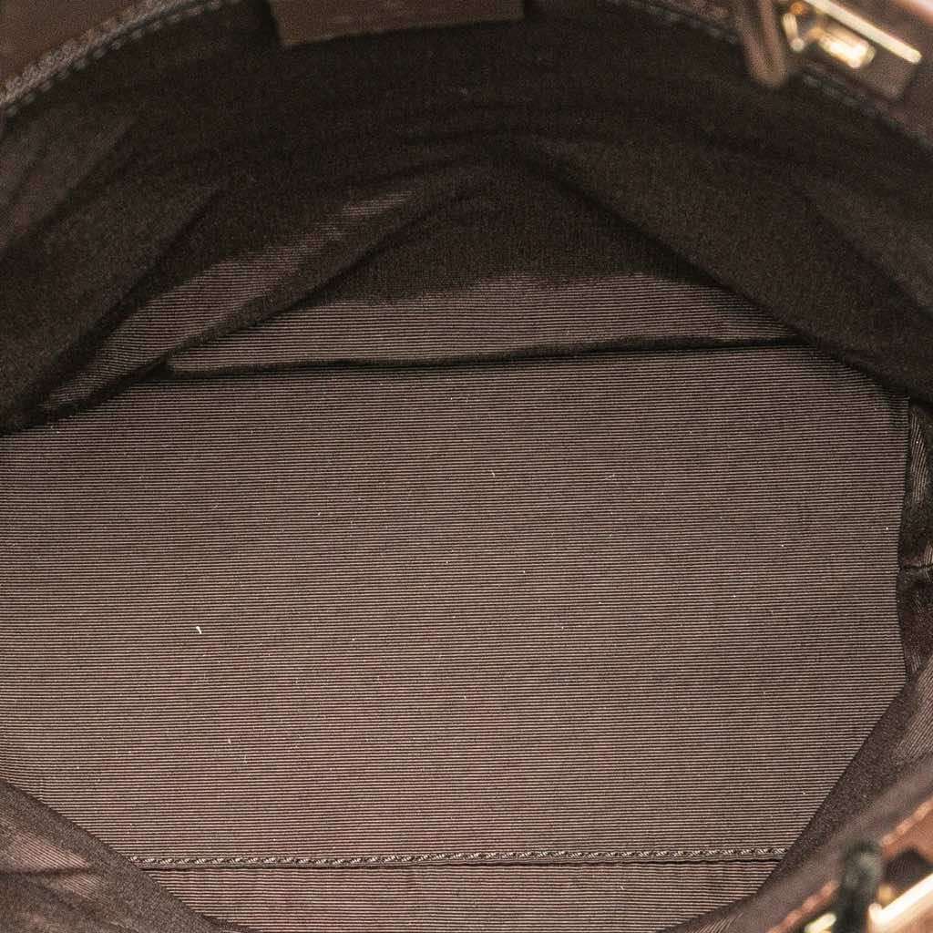 Gucci GG Canvas Tote Brown Canvas Good condition - Model View