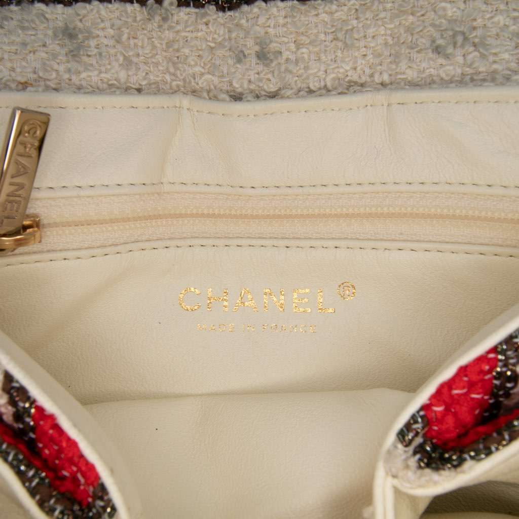 Chanel CC Quilted Tweed Striped Single Flap White Tweed Good - Box View