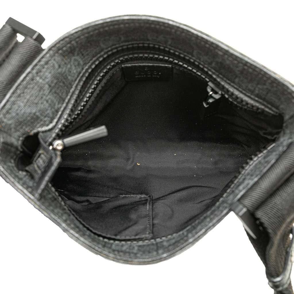 Gucci GG Supreme Crossbody Black Canvas Good - Model View