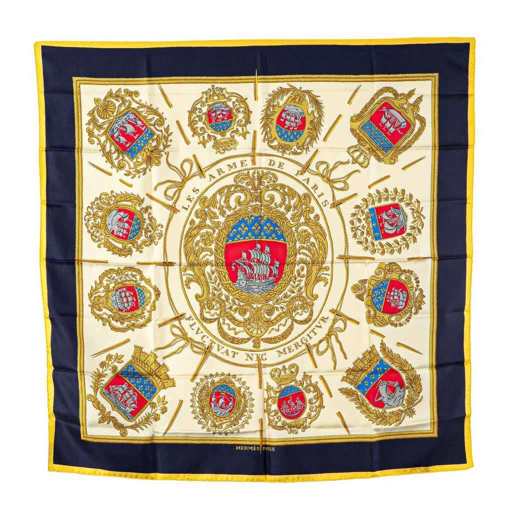 Hermès Les Armes de Paris Silk Scarf White Silk Good condition - Front View