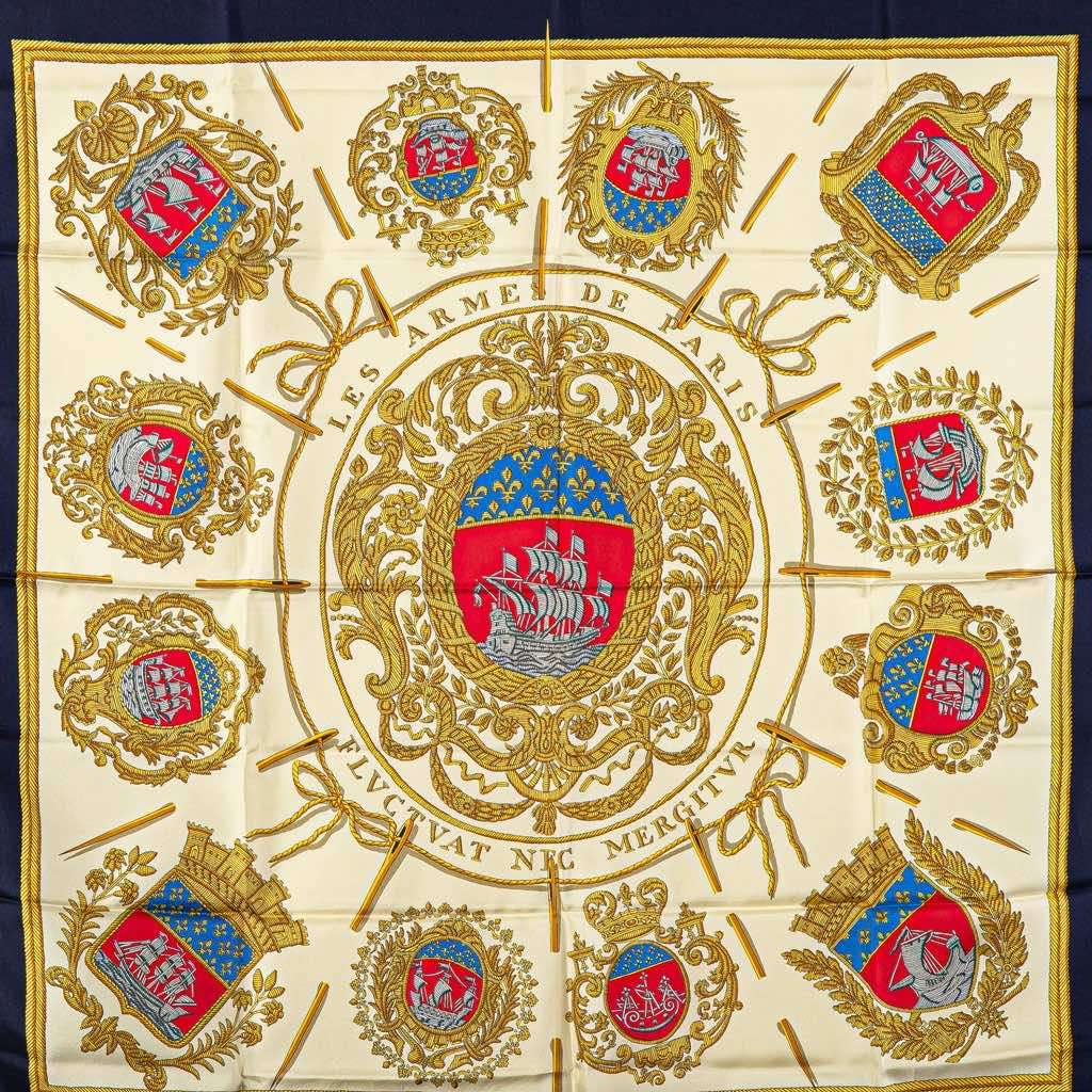 Hermès Les Armes de Paris Silk Scarf White Silk Good condition - Back View