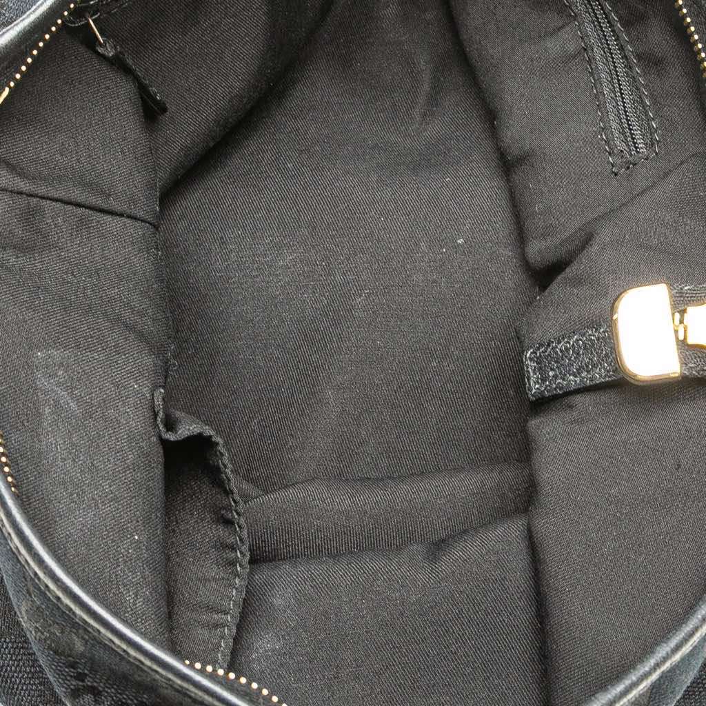 Gucci GG Canvas Abbey D Ring Crossbody Blue Canvas Very good - Model View