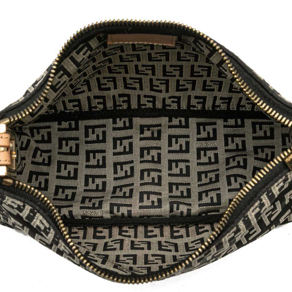 Fendi Zucchino Canvas Handbag Black Canvas Good condition - Model View