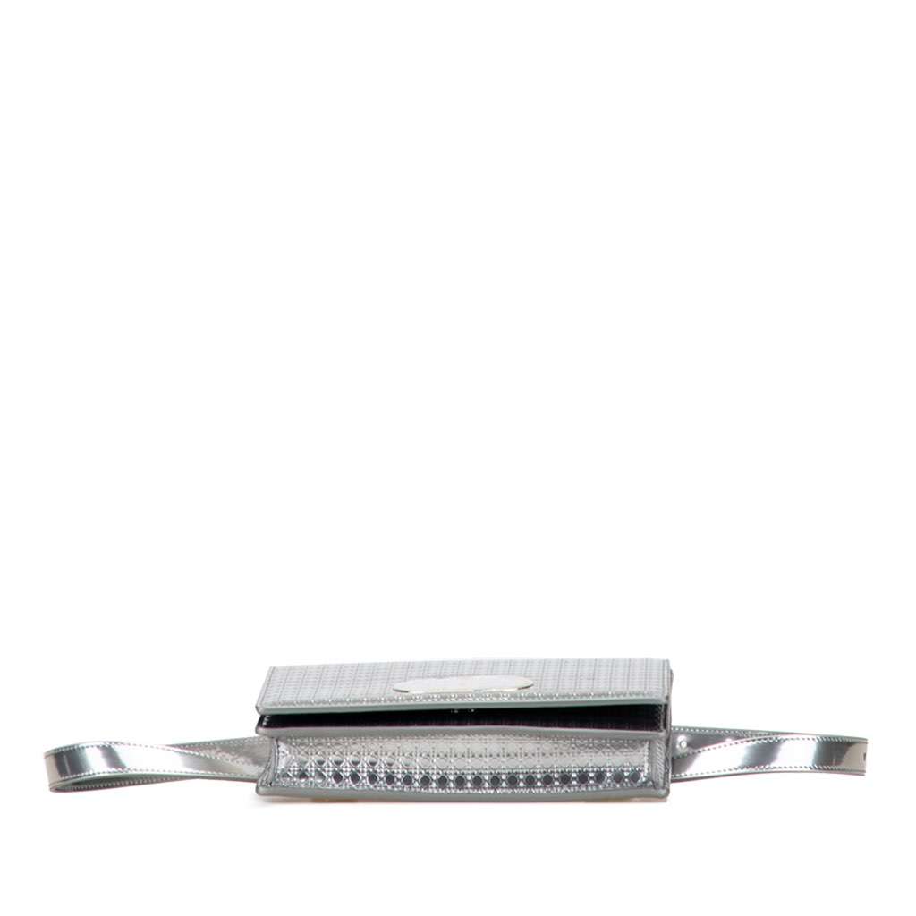Dior Metallic Patent Microcannage 2 in 1 30 Montaigne Pouch Silver Leather Good condition - Inside View