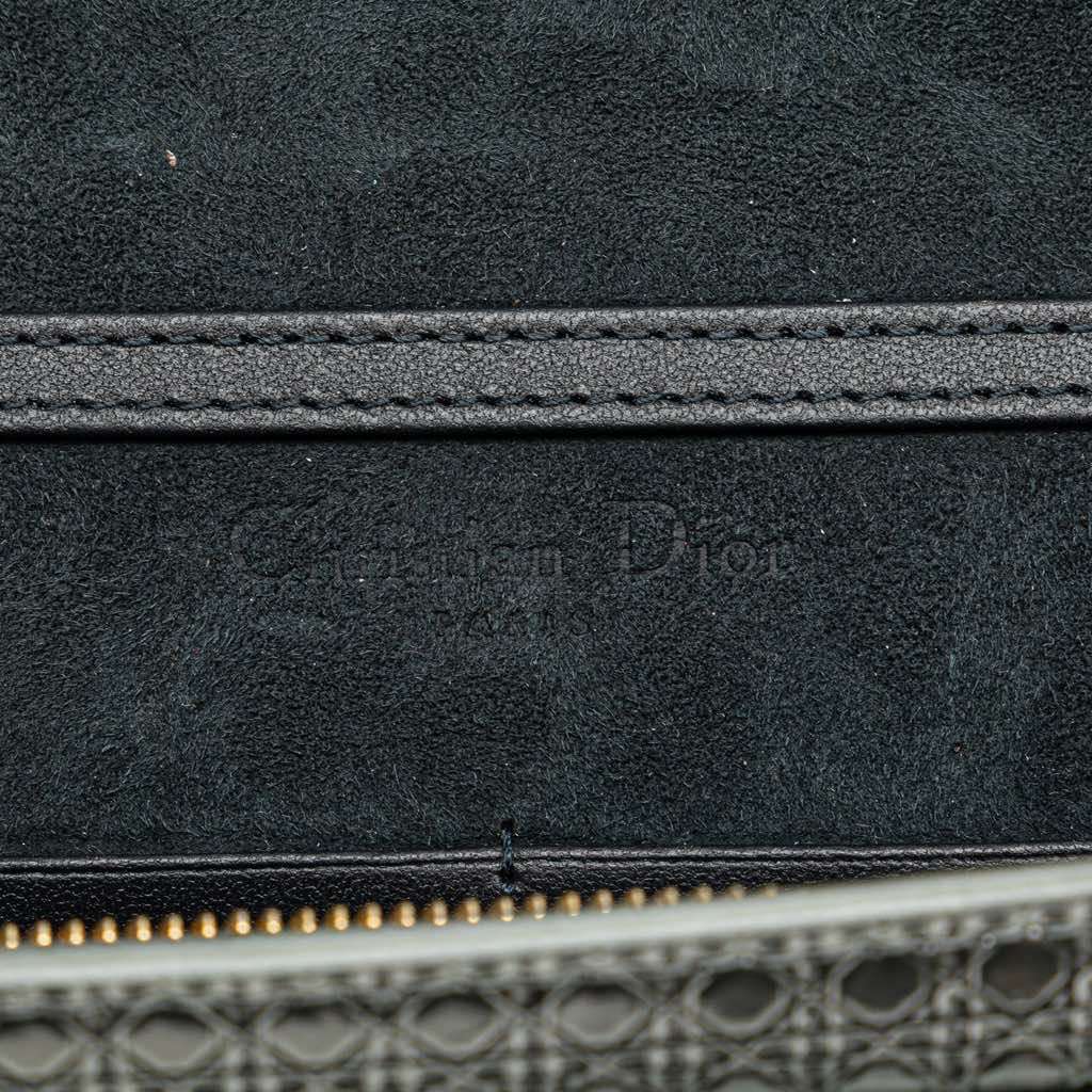 Dior Metallic Patent Microcannage 2 in 1 30 Montaigne Pouch Silver Leather Good condition - Box View