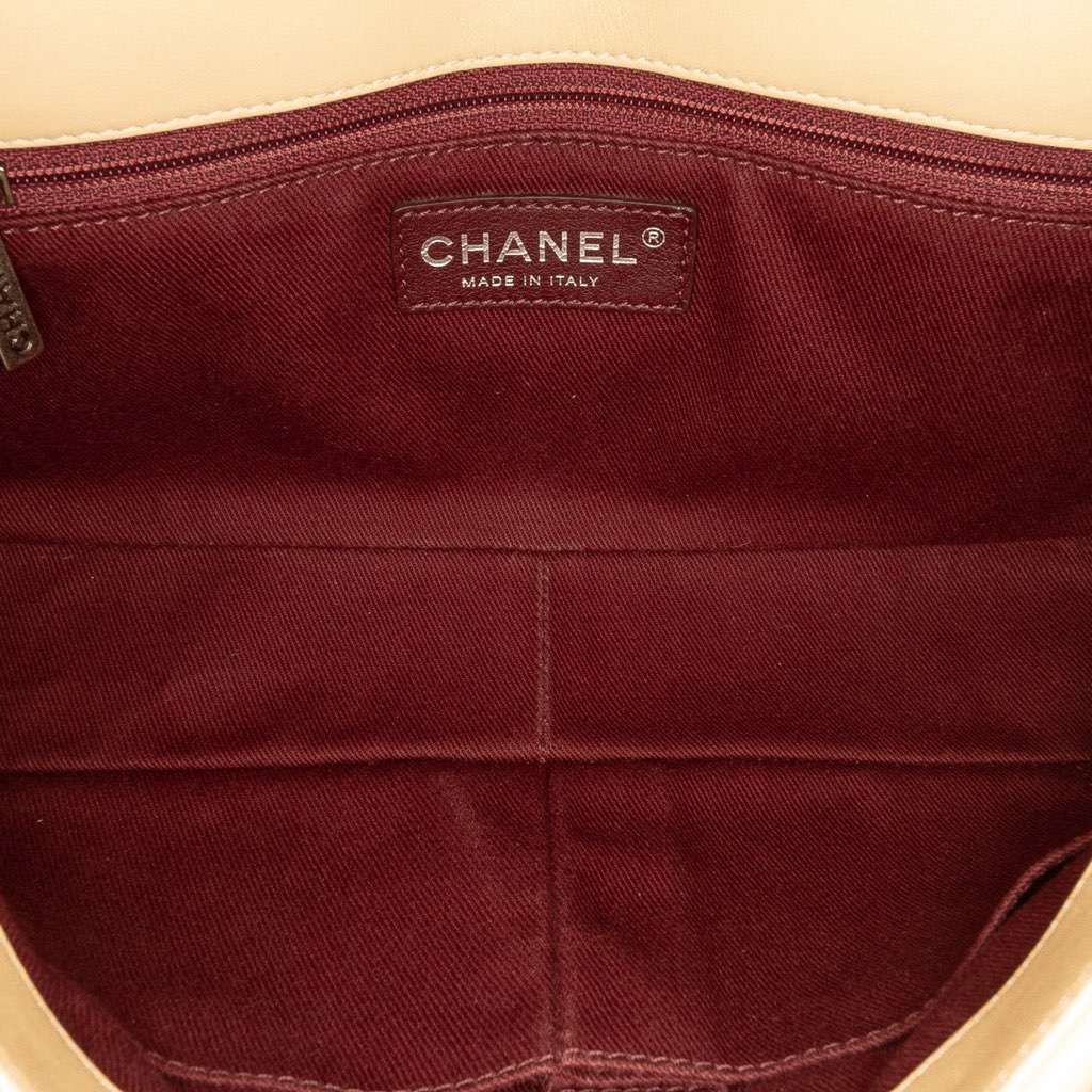 Chanel Medium Classic Tricolor Lambskin Single Flap Pink Leather Fair - Model View