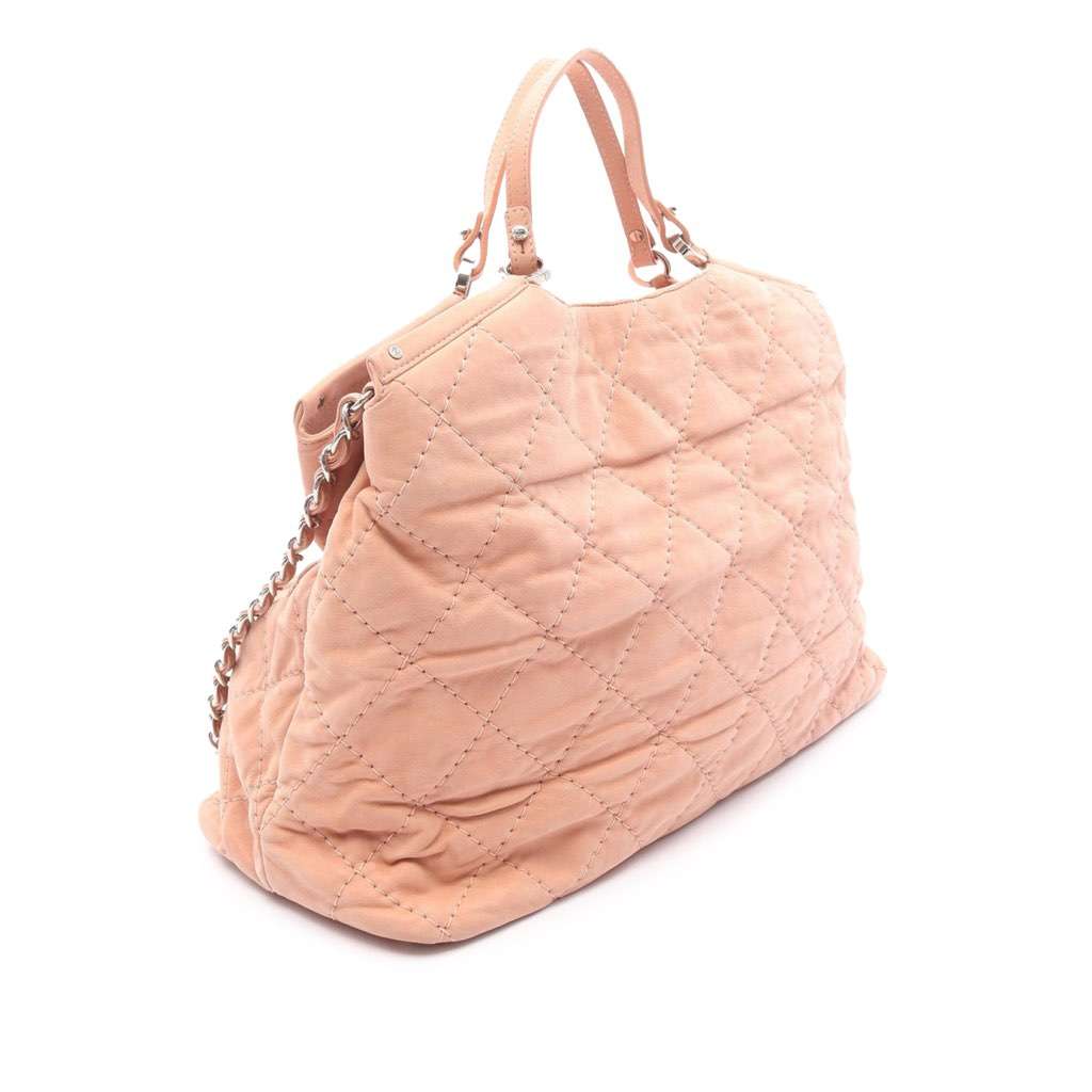 Chanel Large CC Quilted Suede Sea Hit Tote Pink Leather Very good - Back View