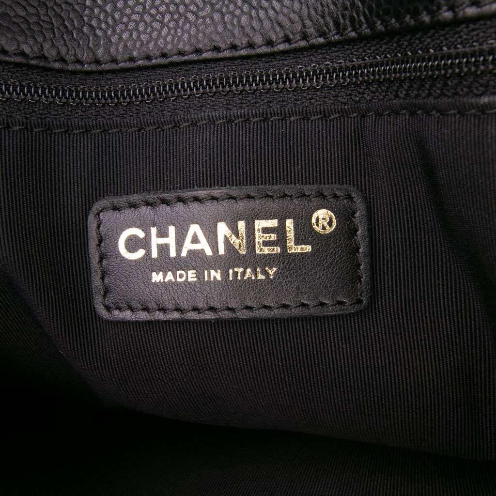 Chanel Caviar Grand Shopping Tote Black Leather Good condition - Box View