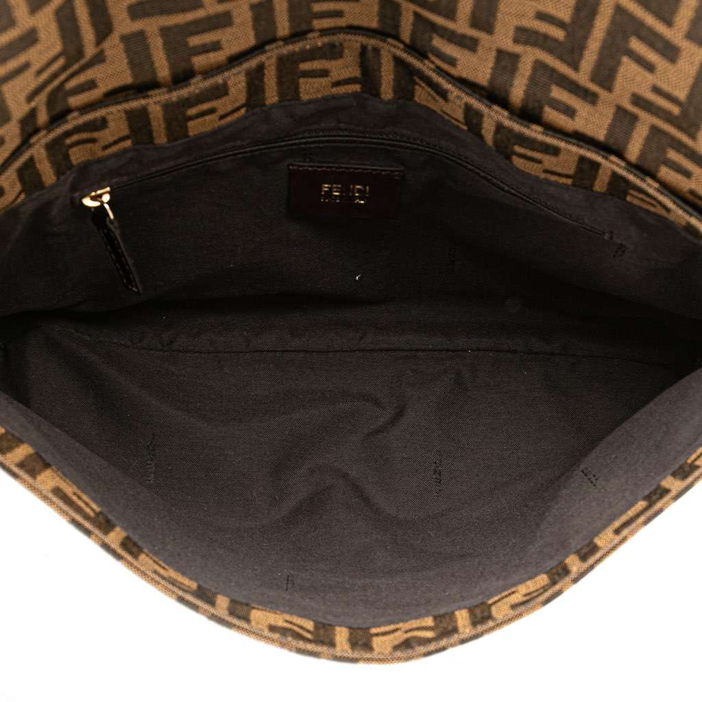 Fendi Zucca Canvas Mia Flap Crossbody Brown Canvas Good condition - Model View