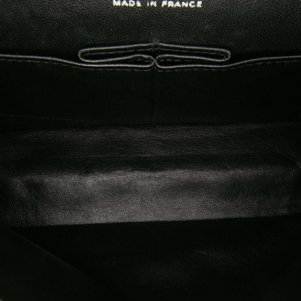 Chanel Medium Classic Bicolor Quilted Lambskin Double Flap Black Leather Very good condition - Model View