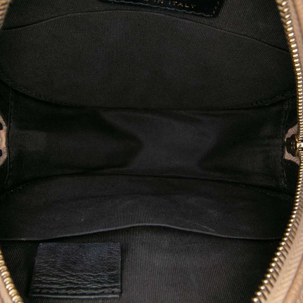 Chanel Caviar CC Filigree Round Crossbody Brown Leather Good condition - Model View