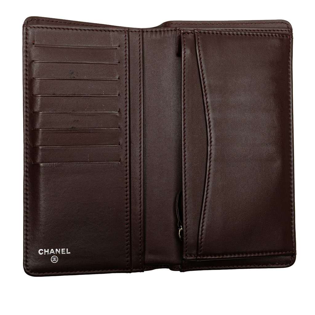 Chanel CC Quilted Caviar Long Wallet Black Leather Good condition - Model View