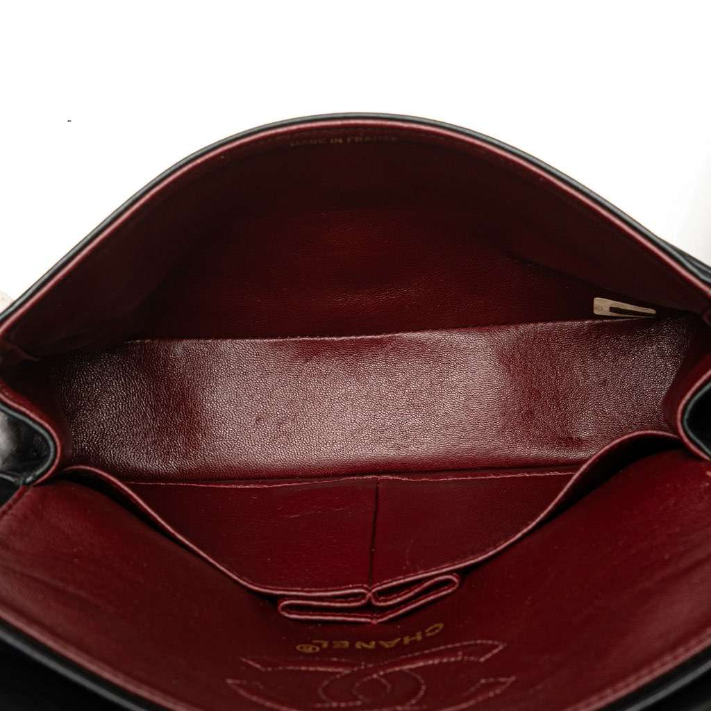 Chanel Small Classic Lambskin Double Flap Black Leather Very good condition - Model View