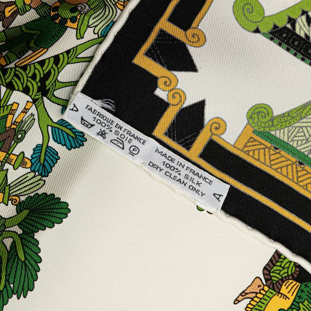 Hermès Astres et Soleils Silk Scarf Green Silk Good condition - Box View
