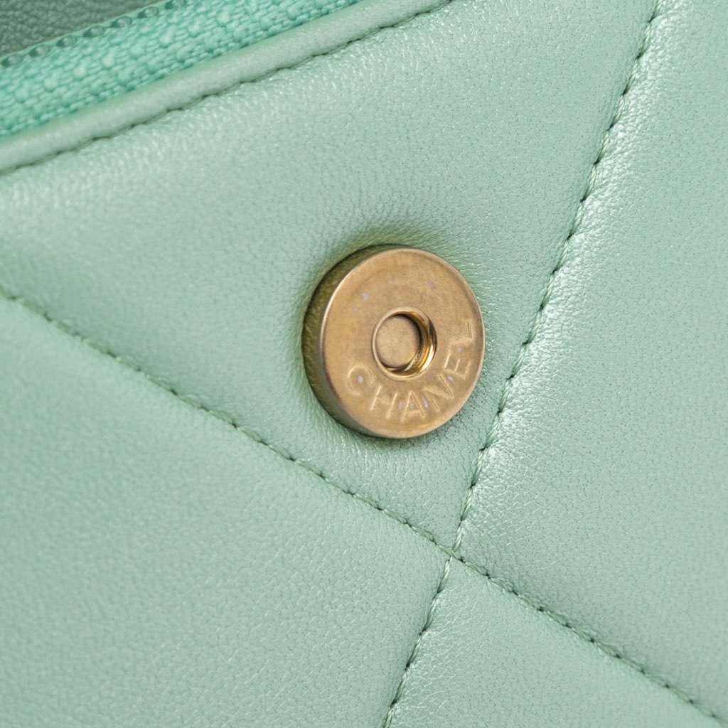 Chanel Quilted Lambskin 19 Wallet on Chain Green Leather Very good - Box View