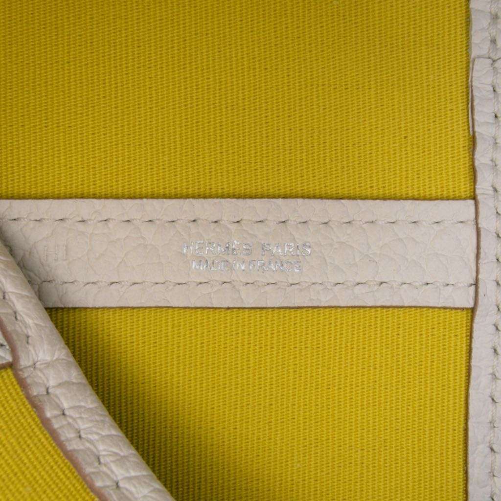 Hermès Toile and Negonda Garden File 28 Yellow Canvas Very good condition - Box View