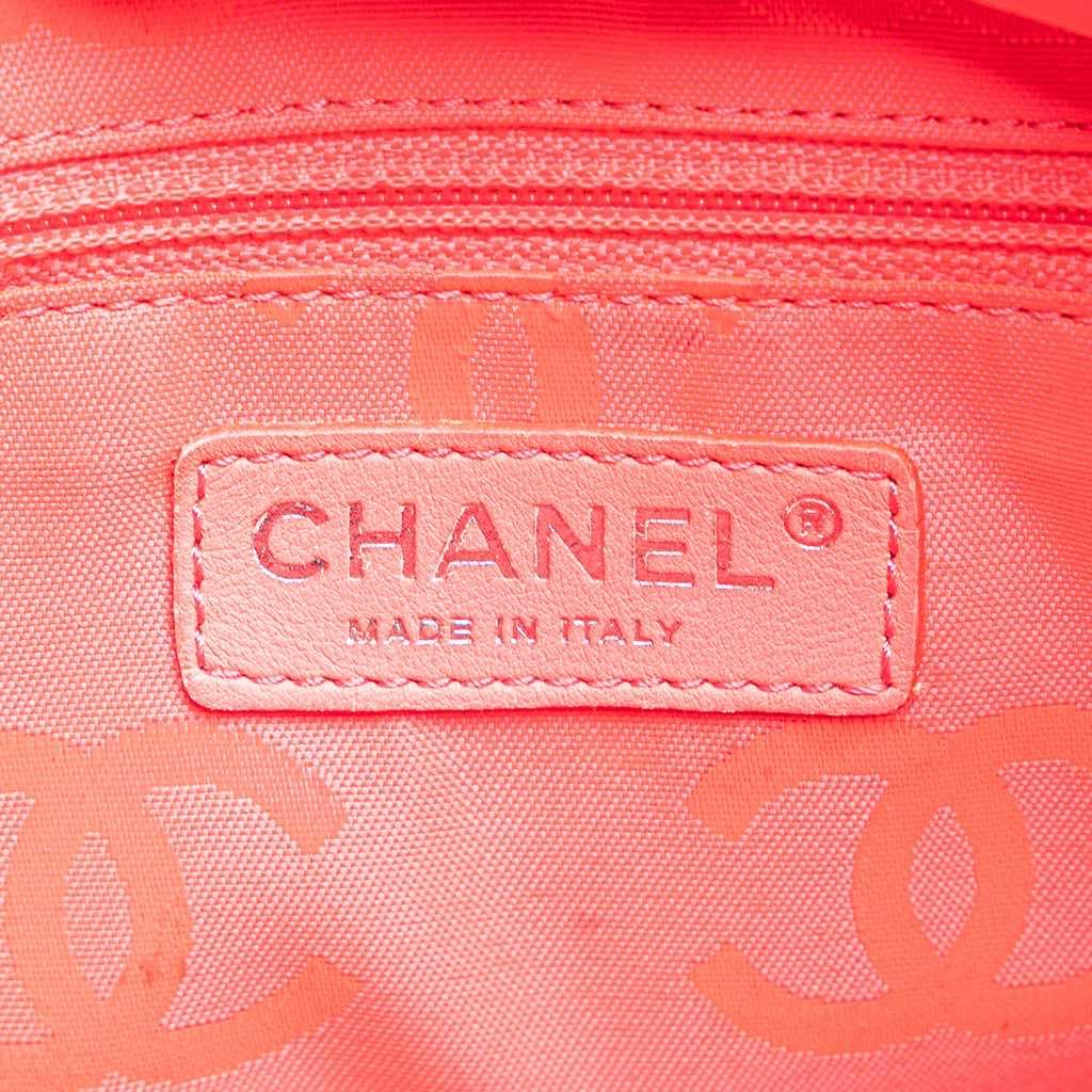 Chanel Large Quilted Calfskin Cambon Ligne Tote Black Leather Good condition - Box View