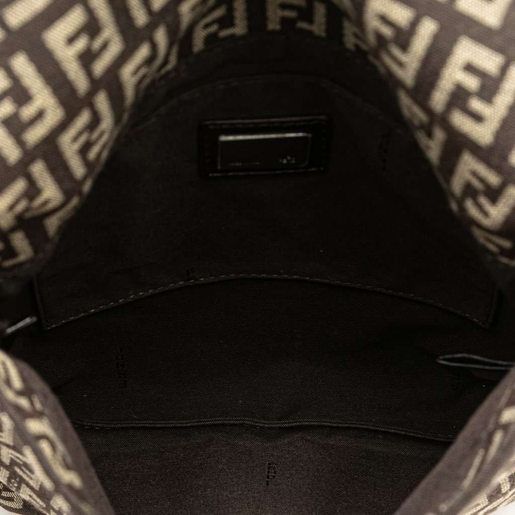Fendi Zucchino Canvas Crossbody Brown Canvas Very good condition - Model View