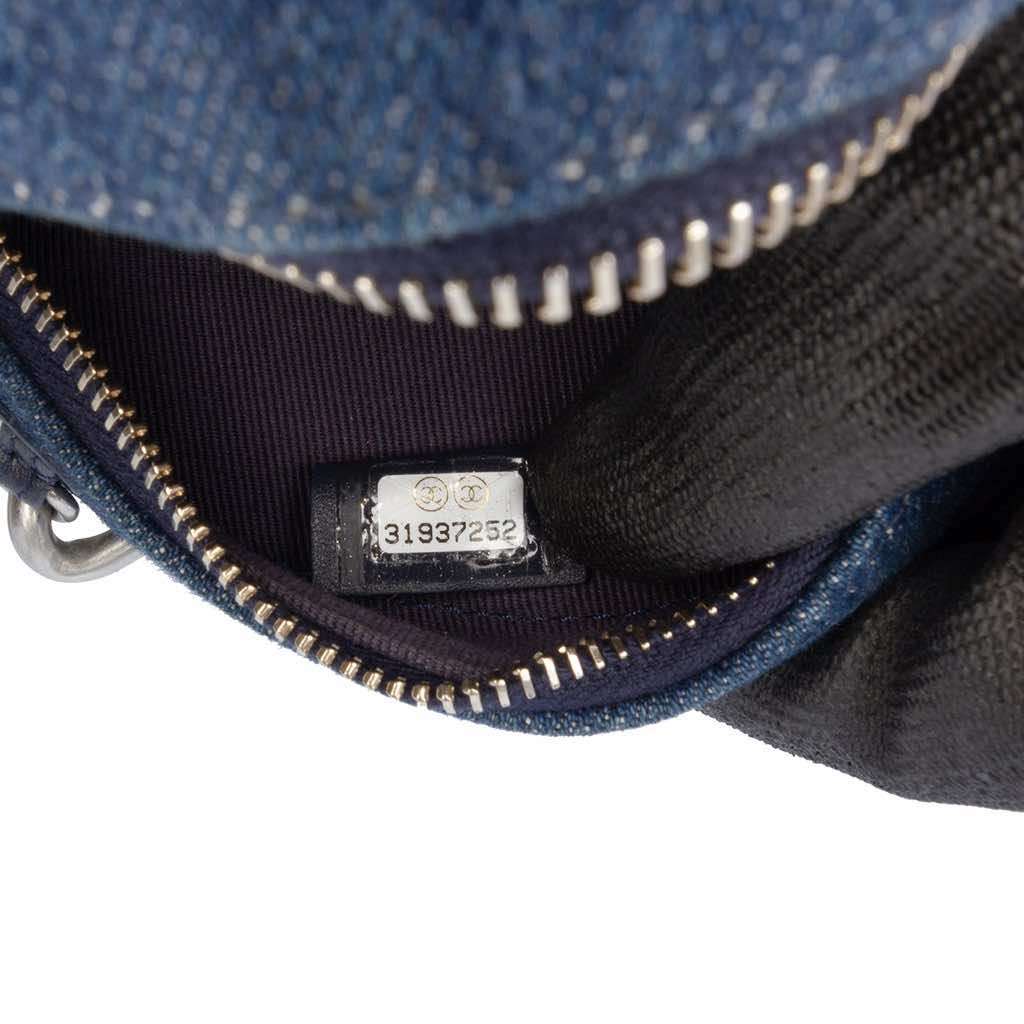 Chanel Denim 19 Round Clutch with Chain Blue Denim Very good condition - Box View