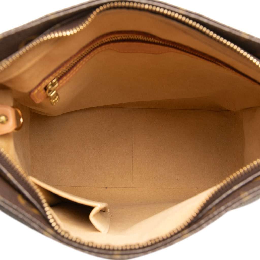 Louis Vuitton Monogram Looping GM Brown Canvas Good - Model View