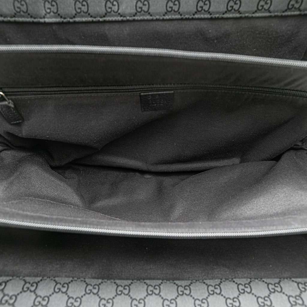 Gucci GG Nylon Executive Business Bag Black Good condition - Box View