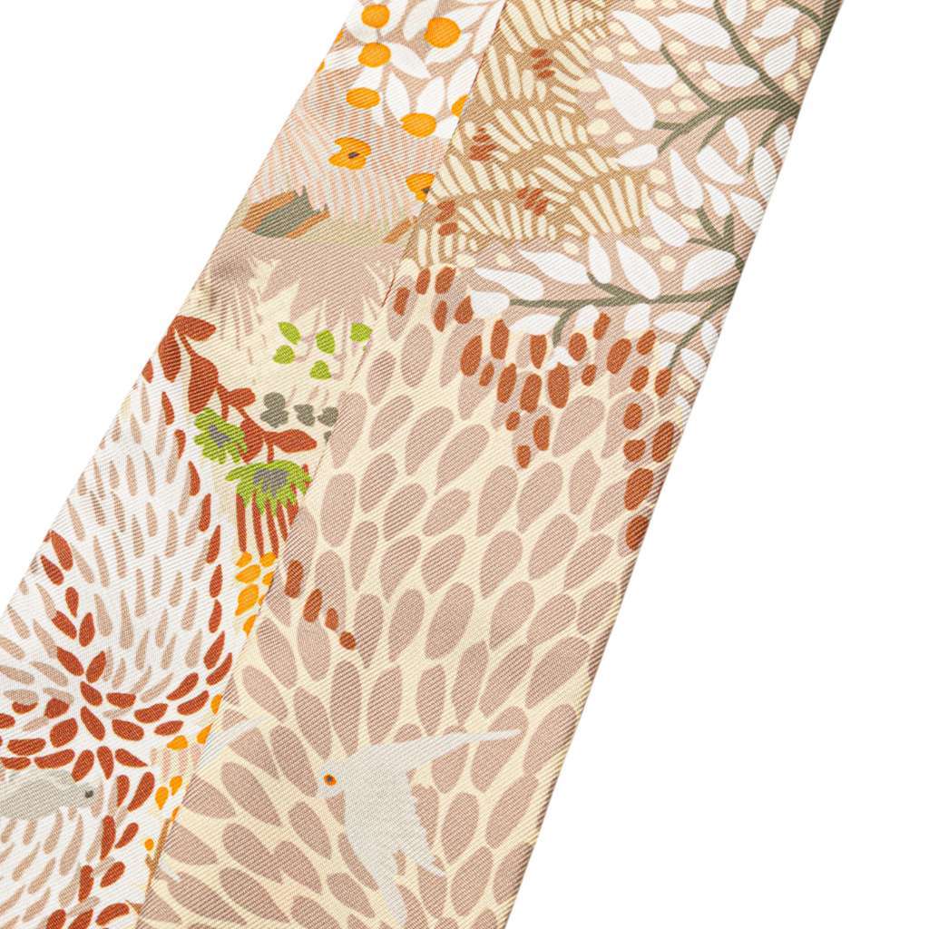 Hermès Dans un Jardin Anglais Silk Twilly Scarf Brown Silk Very good condition - Box View