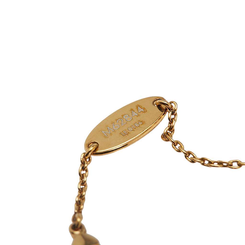 Louis Vuitton Gold Plated Brass LV & Me Love Bracelet Gold Brass Good condition - Model View