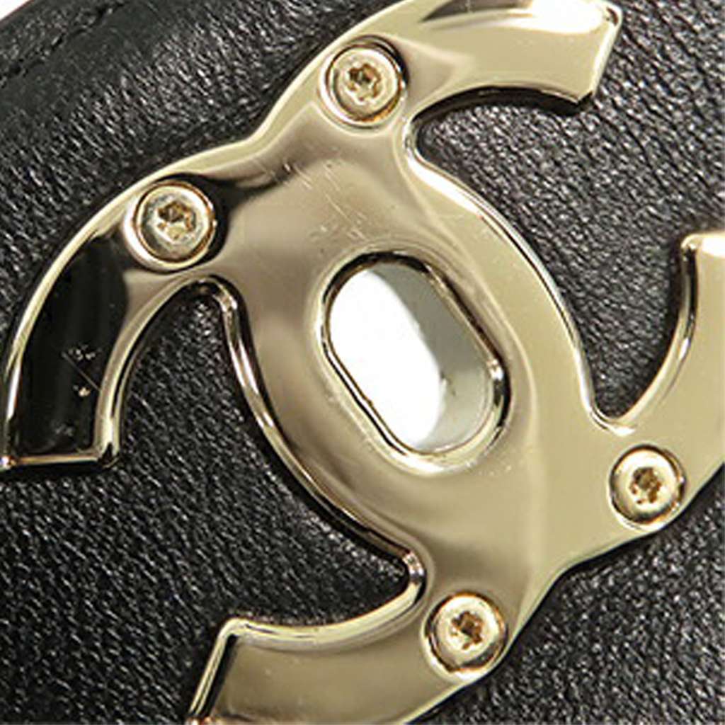 Chanel CC Stitched Lambskin Clutch With Chain Black Leather Good condition - Inside View