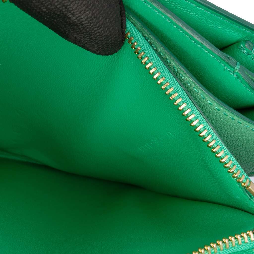 Celine Medium Calfskin Classic Box Green Leather Very good condition - Box View
