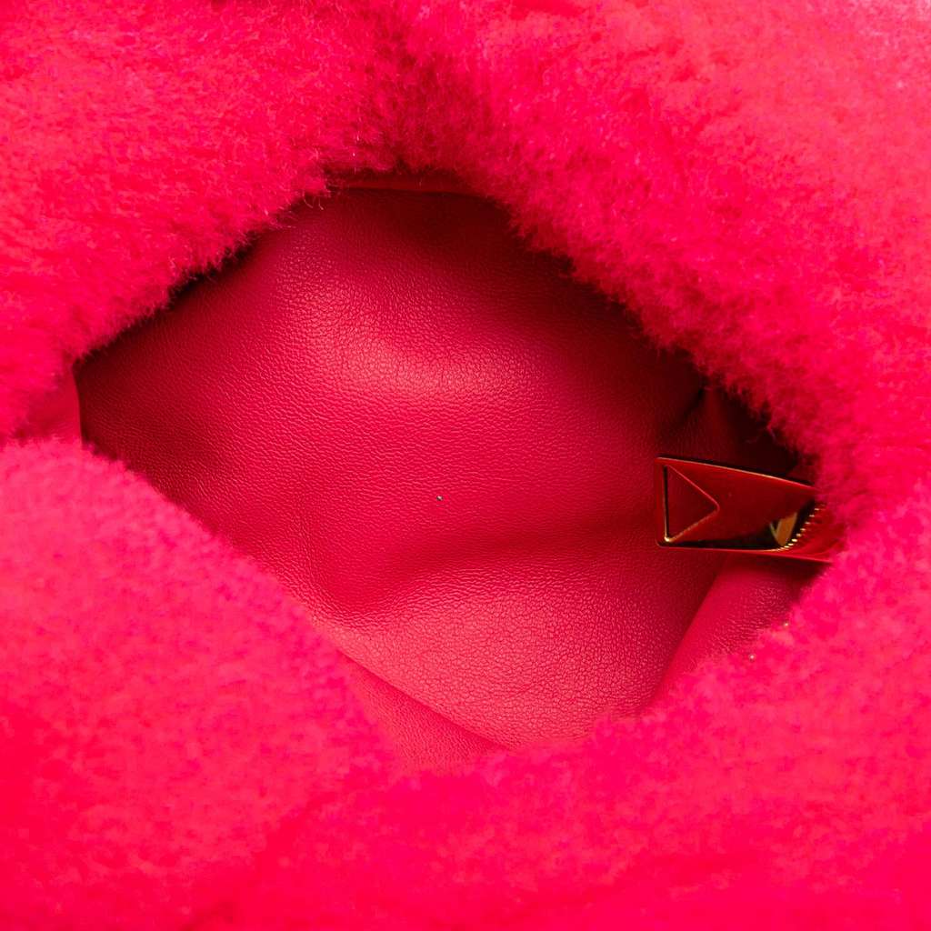 Bottega Veneta Mini Shearling Jodie Pink Very good - Model View