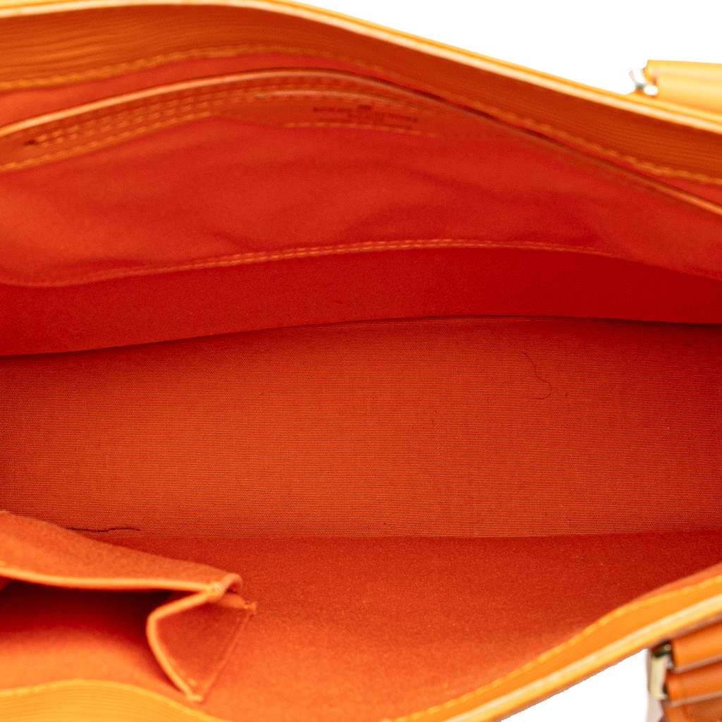 Louis Vuitton Epi Sac Plat PM Orange Leather Very good - Model View